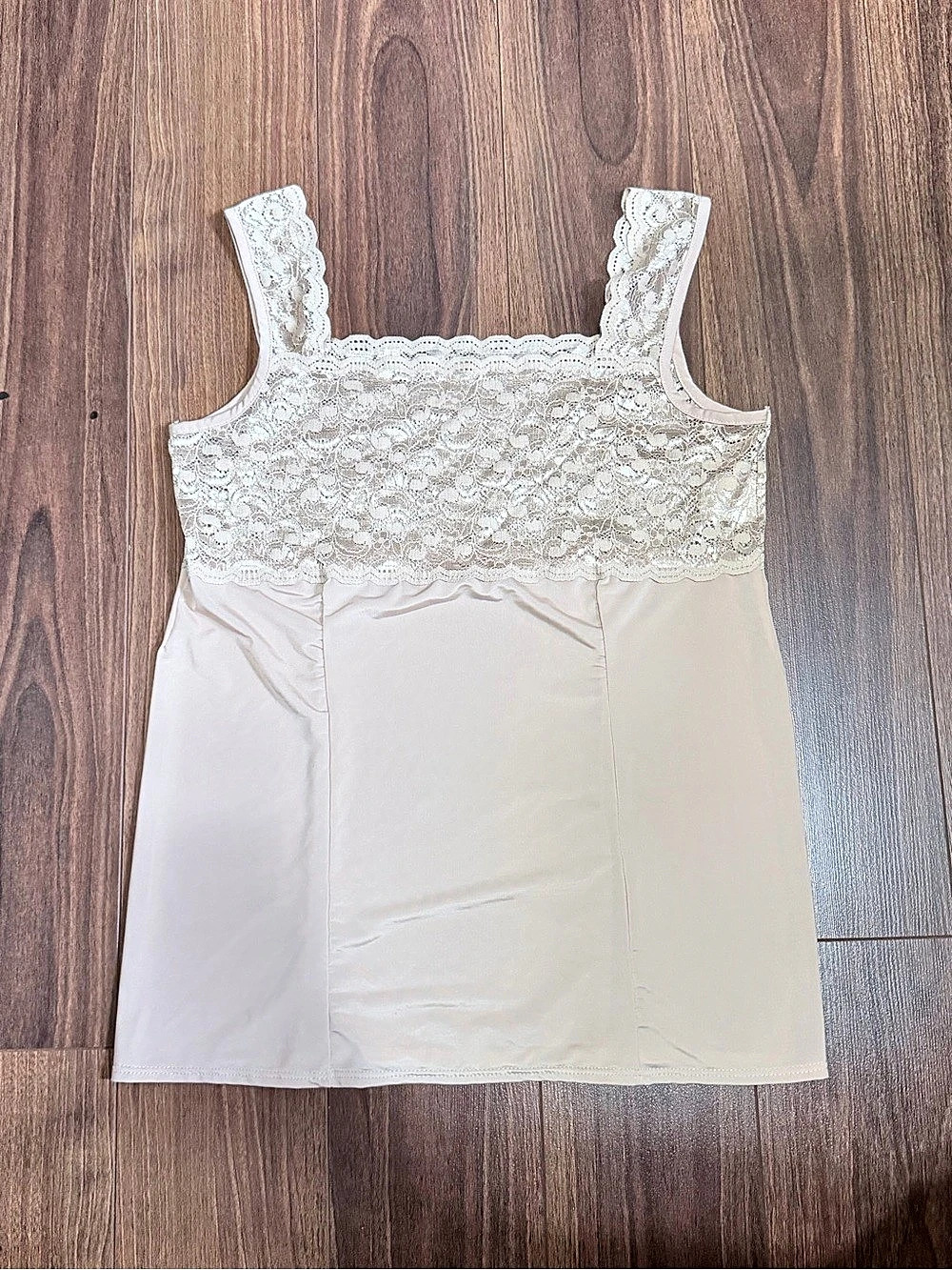 Patricia Lace Chemise in beige Like New